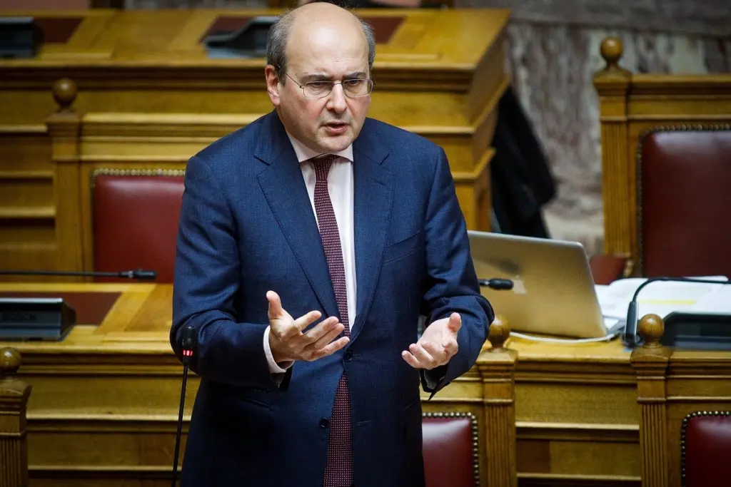 Πρόταση δυσπιστίας – Χατζηδάκης: Περισσότερο από τα Τέμπη τους νοιάζουν οι ψήφοι