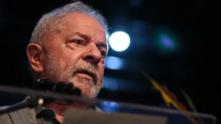 Ο Λούλα “ξηλώνει” τον αρχηγό του στρατού – Συνεχίζεται το “ξεκαθάρισμα” μετά τα επεισόδια στην Μπραζίλια