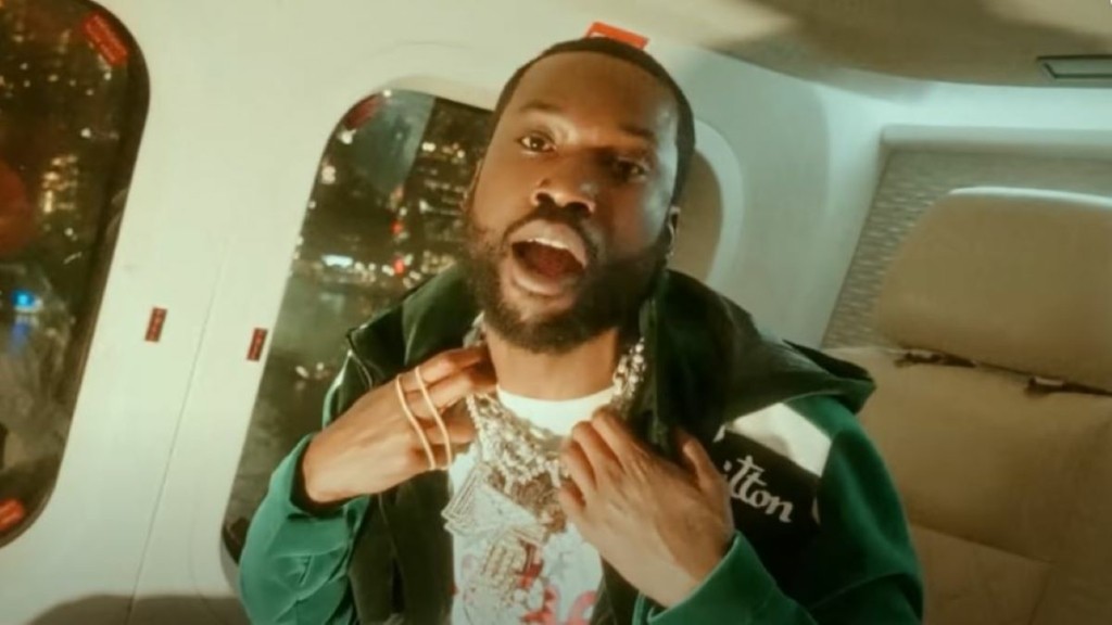 Συγγνώμη από τον Meek Mill για τα γυρίσματα βίντεο κλιπ στο προεδρικό μέγαρο της Γκάνας – “Δεν είχα σκοπό να δείξω ασέβεια” (vid)