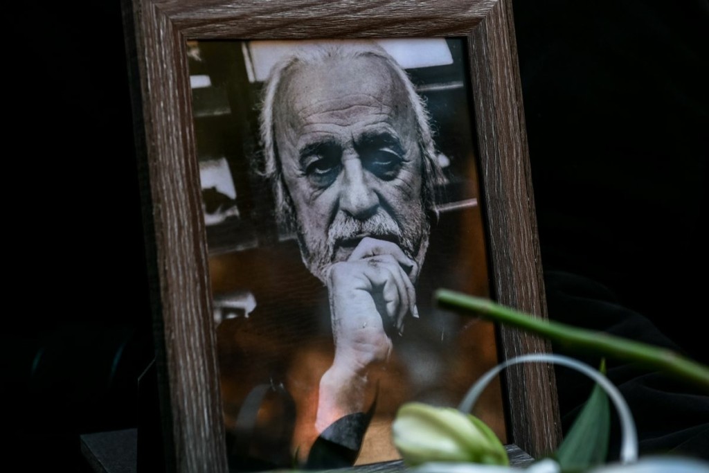 Θλίψη στην κηδεία του Νότη Μαυρουδή – Το τελευταίο “αντίο” στον μεγάλο συνθέτη (pics)