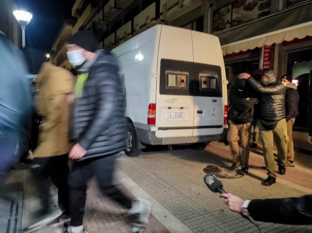Οι επτά της Πάτρας ετοίμαζαν χτύπημα με ισχυρή βόμβα – Τι ερευνά η αστυνομία