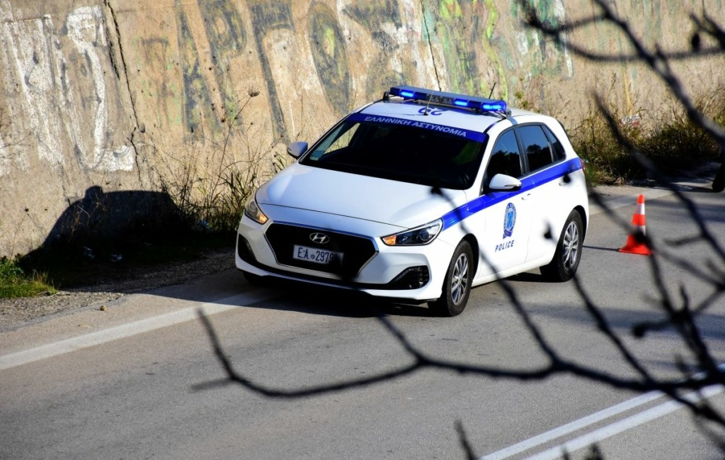Αττική: Του έστησαν παγίδα όταν έκανε ανάληψη – Του έσκασαν το λάστιχο και άρπαξαν 30.000 ευρώ (Βίντεο)