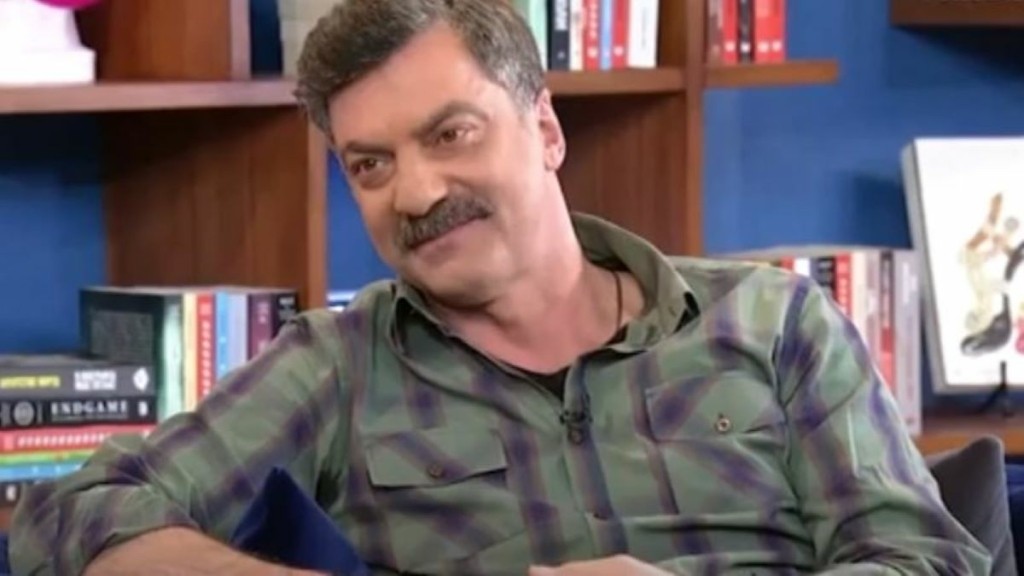 Ο Στάθης Μαντζώρος εξομολογείται – “Εγκατέλειψα τη γυμναστική ακαδημία για να γίνω ηθοποιός” (vids)