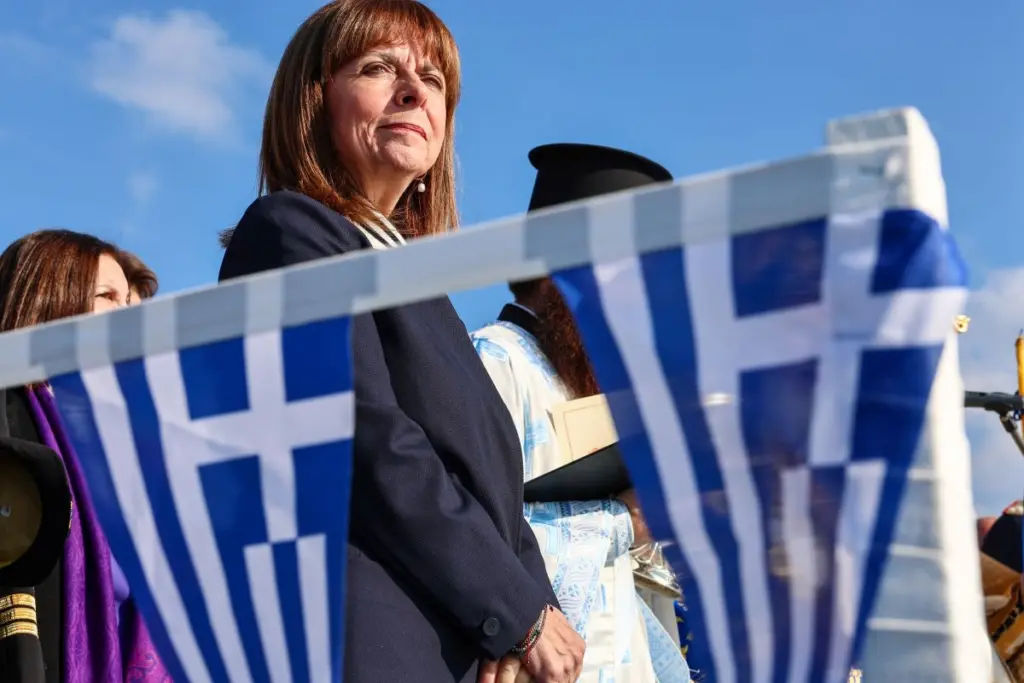 Η Σακελλαροπούλου για τα Θεοφάνια – “H σημερινή μέρα φέρνει τη νίκη του φωτός ενάντια στο σκότος”