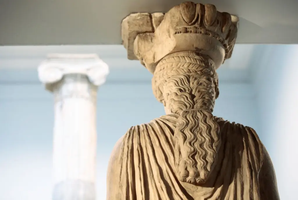 Κάθετος ο διευθυντής του Μουσείου της Ακρόπολης – “Ηθικό, νόμιμο και δίκαιο να επιστρέψουν τα Γλυπτά του Παρθενώνα”