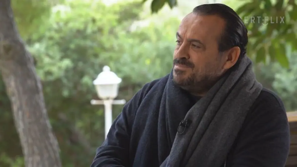 Ο Ζούλιας μιλάει για τις εξαρτήσεις – “Είμαι ο Βασίλης και είμαι ναρκομανής” (vids)