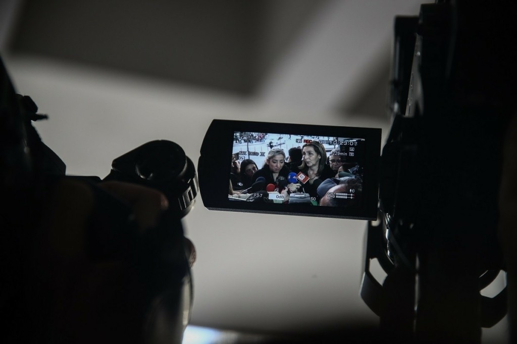 Ξέσπασε μέσα στην αίθουσα του δικαστηρίου η μητέρα του Άλκη Καμπανού – “Μισή πιθαμη και χτυπούσες το γιο μου;”