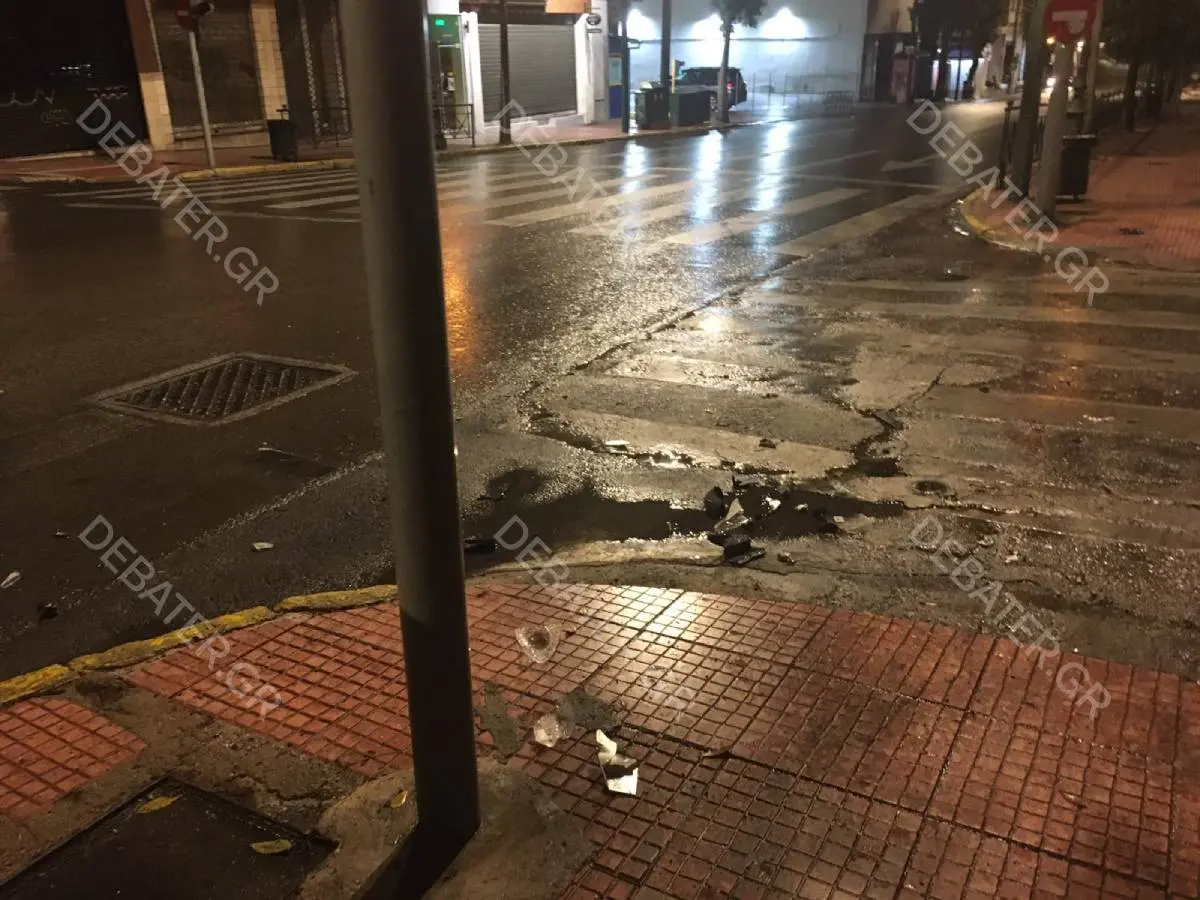 Περιπέτεια για τον Άδωνι Γεωργιάδη – ΙΧ παραβίασε κόκκινο φανάρι και συγκρούστηκε με το όχημά του (pics)