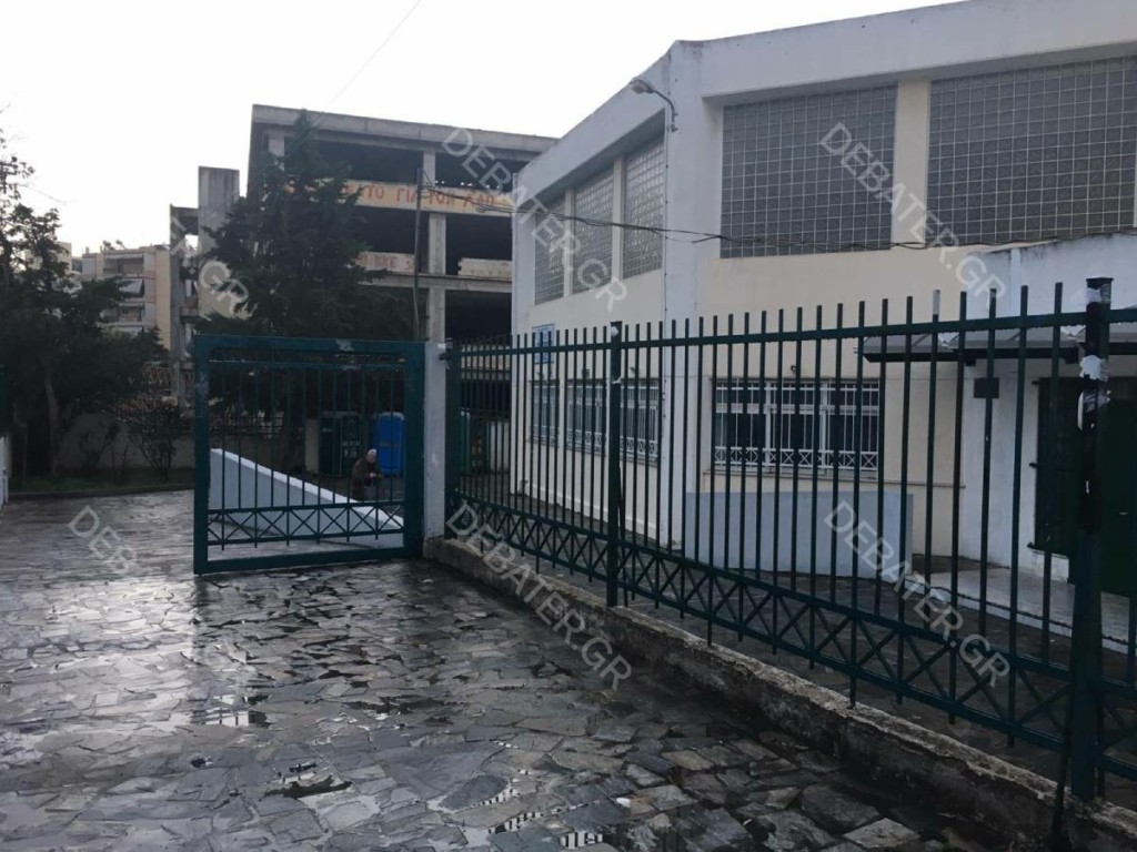 Στα χέρια της αστυνομίας τρεις ανήλικοι μετά την αιματηρή συμπλοκή σε σχολείο στη Νέα Ιωνία