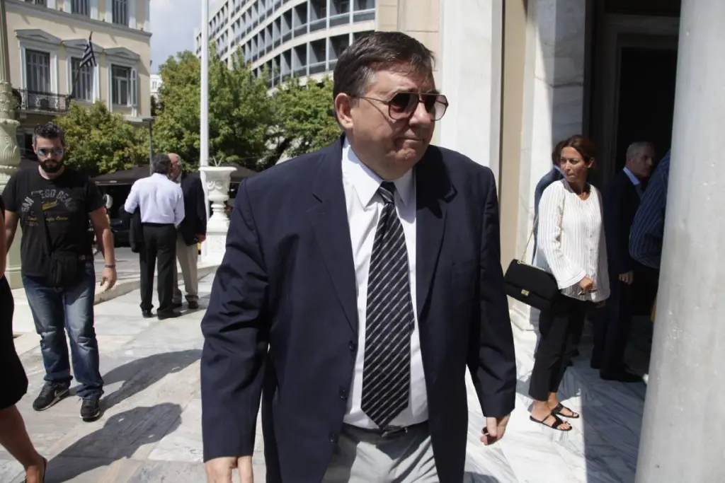 Υποψήφιος με τη ΝΔ ο Γιώργος Καρατζαφέρης; Τι απάντησε ο Οικονόμου