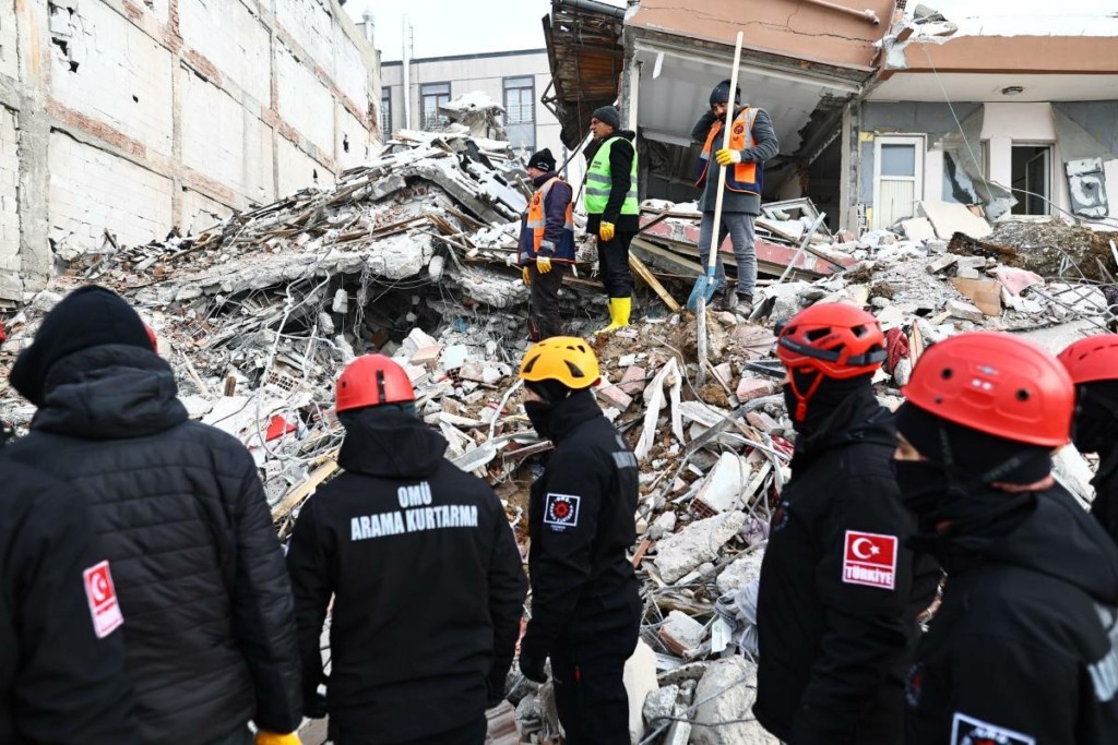 Ξεπέρασαν τους 11.200 οι νεκροί σε Τουρκία και Συρία – Τελειώνει ο χρόνος για τον εντοπισμό επιζώντων