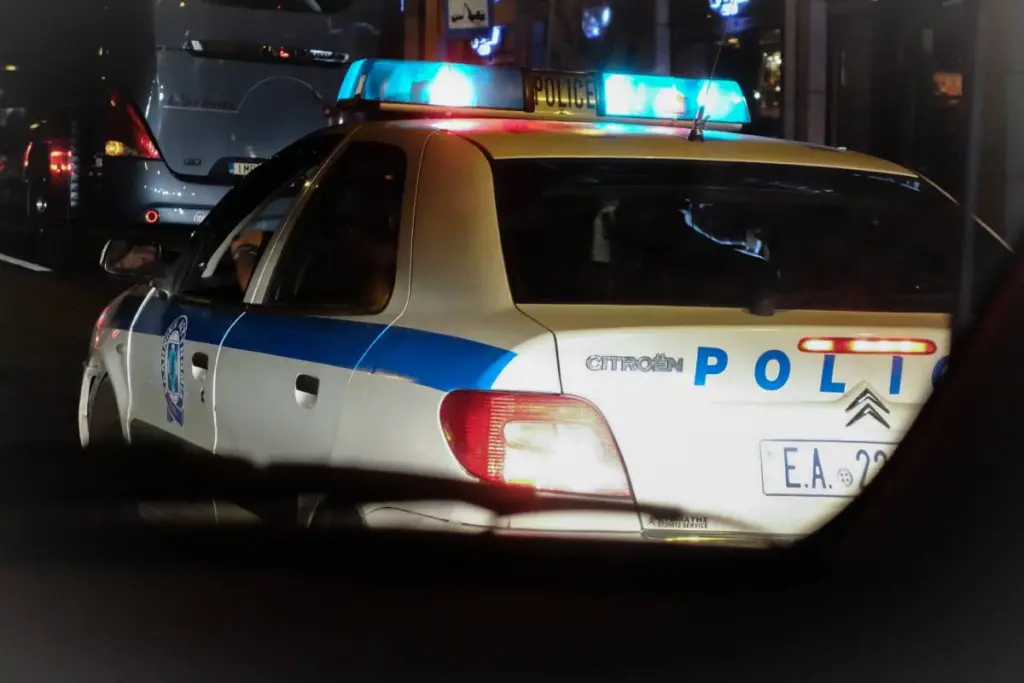 Θεσσαλονίκη: Οδηγούσε μεθυσμένος στον Έυοσμο και προσέκρουσε σε σταθμευμένο ΙΧ