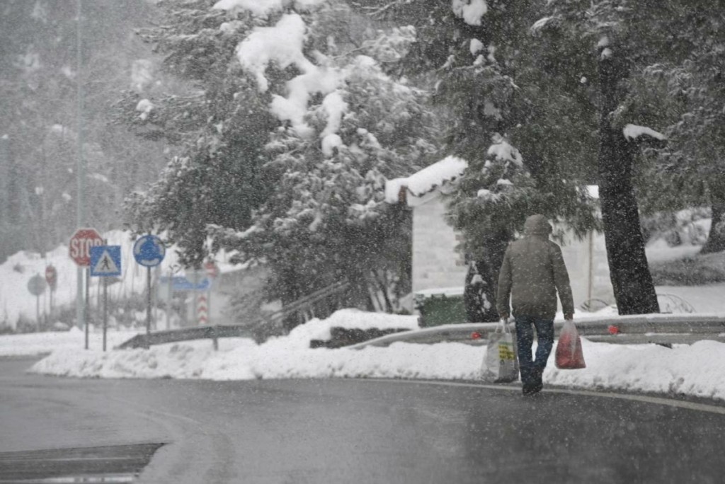 Έκτακτο δελτίο της ΕΜΥ για την κακοκαιρία “Μπάρμπαρα” – Χιόνια και στην Αττική από την Κυριακή