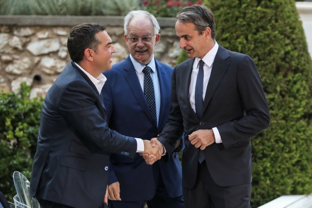 Στο “κόκκινο” οι “μηχανές” για τις εκλογές – Πιθανό ένα debate Μητσοτάκη με Τσίπρα