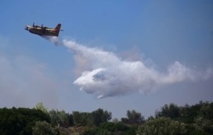 Βόρεια Μακεδονία: Δύο ελληνικά Canadair συμβάλλουν στην κατάσβεση μεγάλης πυρκαγιάς στο Νίκολιτς