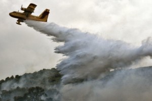 ΒΙΝΤΕΟ: Τα ελληνικά Canadair στη μάχη με τις φλόγες στην Ισπανία – Επιχειρούν δυτικά της Μαδρίτης
