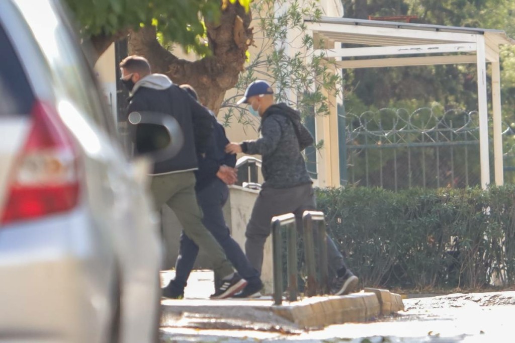 Στη φυλακή ακόμα δύο κατηγορούμενοι για το βιασμό της 12χρονης – Για συμπληρωματική κατάθεση ο Μίχος