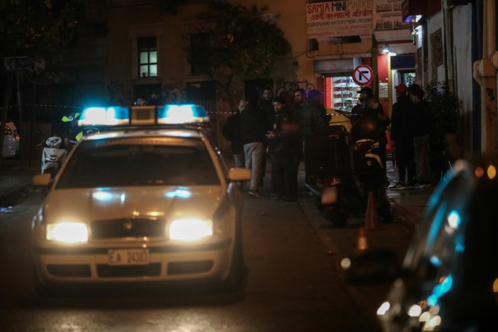 Βίαιη ληστεία στα Καμίνια – Ομάδα εισέβαλε στο σπίτι τους και τους ξυλοκόπησαν με ρόπαλα