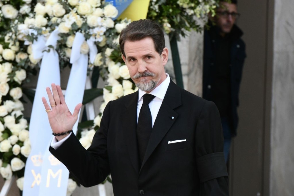 Ψάχνει σπίτια εκατομμυρίων στην Ελλάδα ο Παύλος Γλύξμπουργκ σε “συμβολικές” περιοχές (vid)