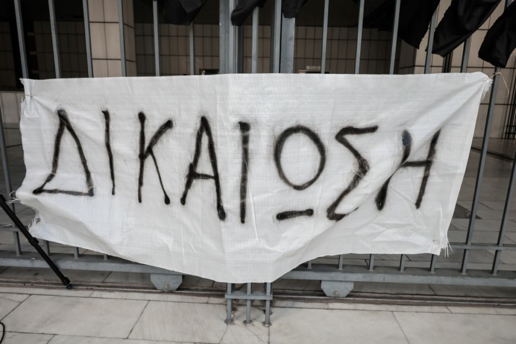Δίκη για τη φωτιά στο Μάτι – Ο πραγματογνώμονας έριξε τις ευθύνες στον διοικητή του ΕΣΚΕ