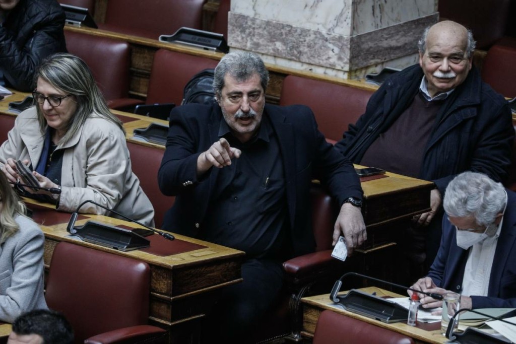 “Μοιρασμένος” ο ΣΥΡΙΖΑ για την “καρατόμηση” Πολάκη – Ποια στελέχη είναι θετικά και ποια όχι