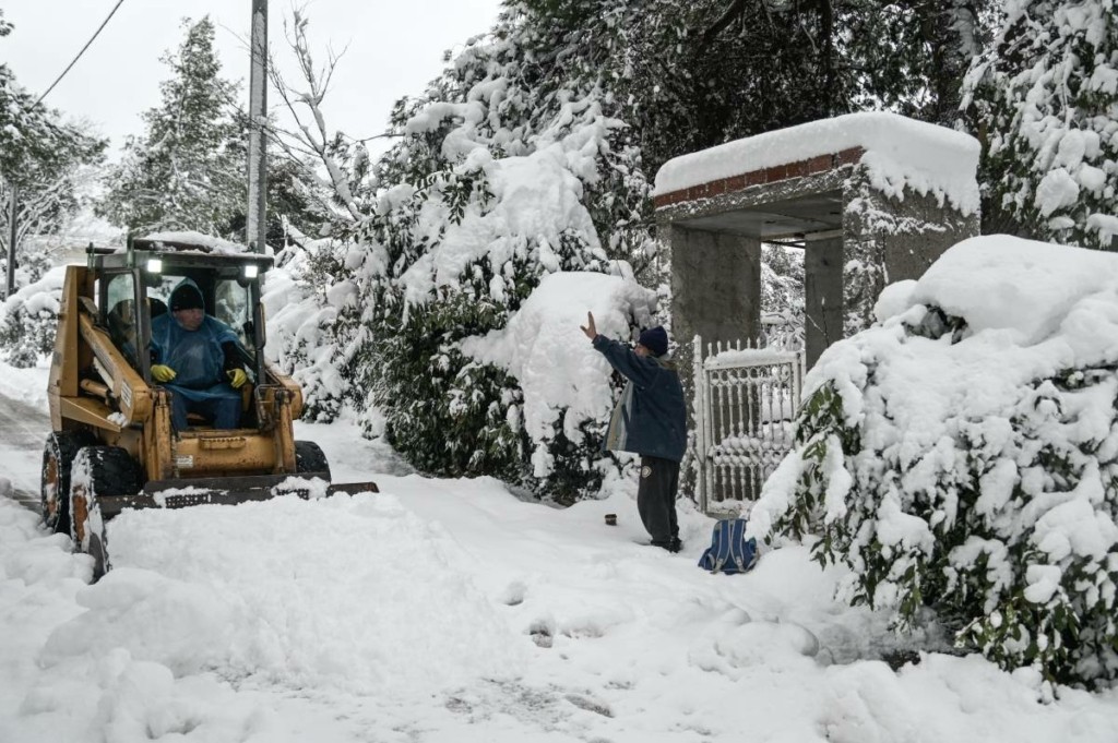 Η κακοκαιρία “Μπάρμπαρα” είναι ακόμα εδώ – Νέες χιονοπτώσεις σε Αττική, Εύβοια και Θεσσαλία