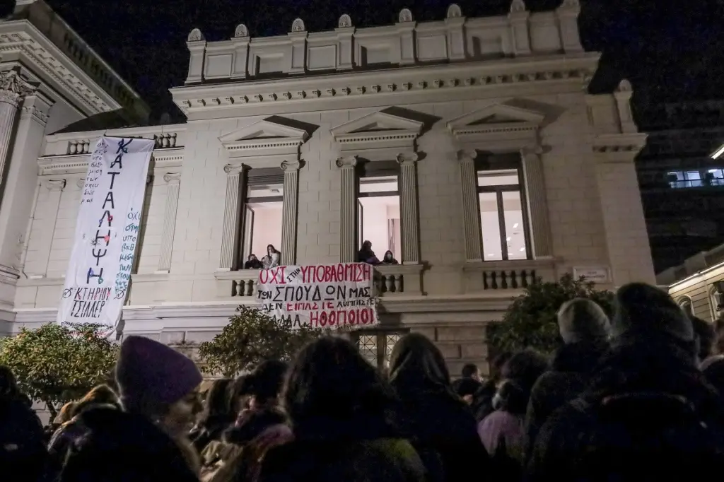 Στο πλευρό των παραιτηθέντων καθηγητών το Εθνικό Θέατρο – Η ανακοίνωση του ΔΣ