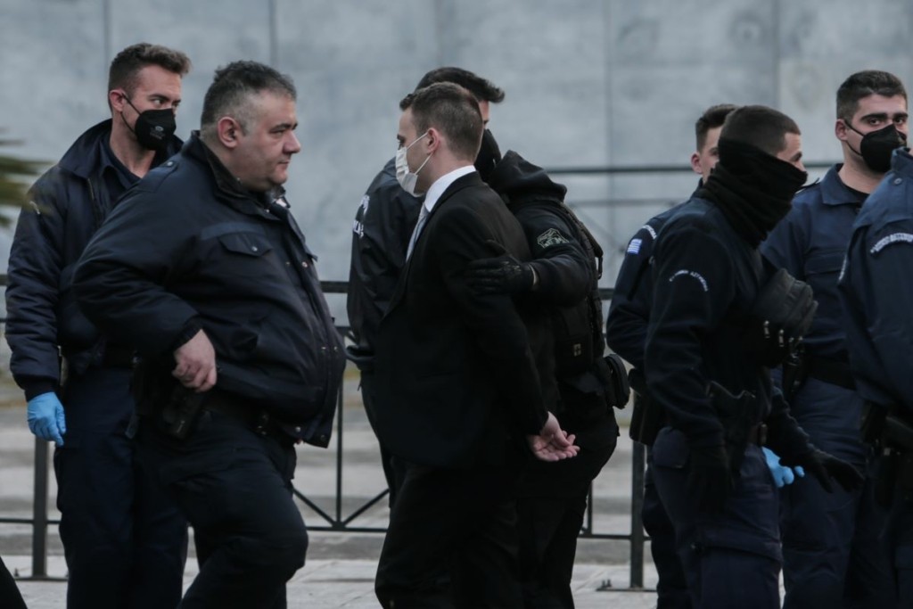 Στο Λιδωρίκι θα δώσει Πανελλήνιες ο Μπάμπης Αναγνωστόπουλος – Συνοδεία αστυνομικών οι εξετάσεις (vid)
