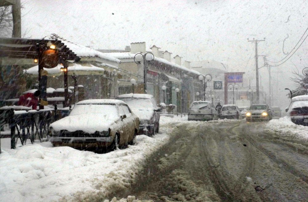 Ήχησε το 112 σε Αττική, Εύβοια, Βοιωτία, Μαγνησία και Σποράδες – Επικίνδυνες χιονοπτώσεις τις επόμενες ώρες