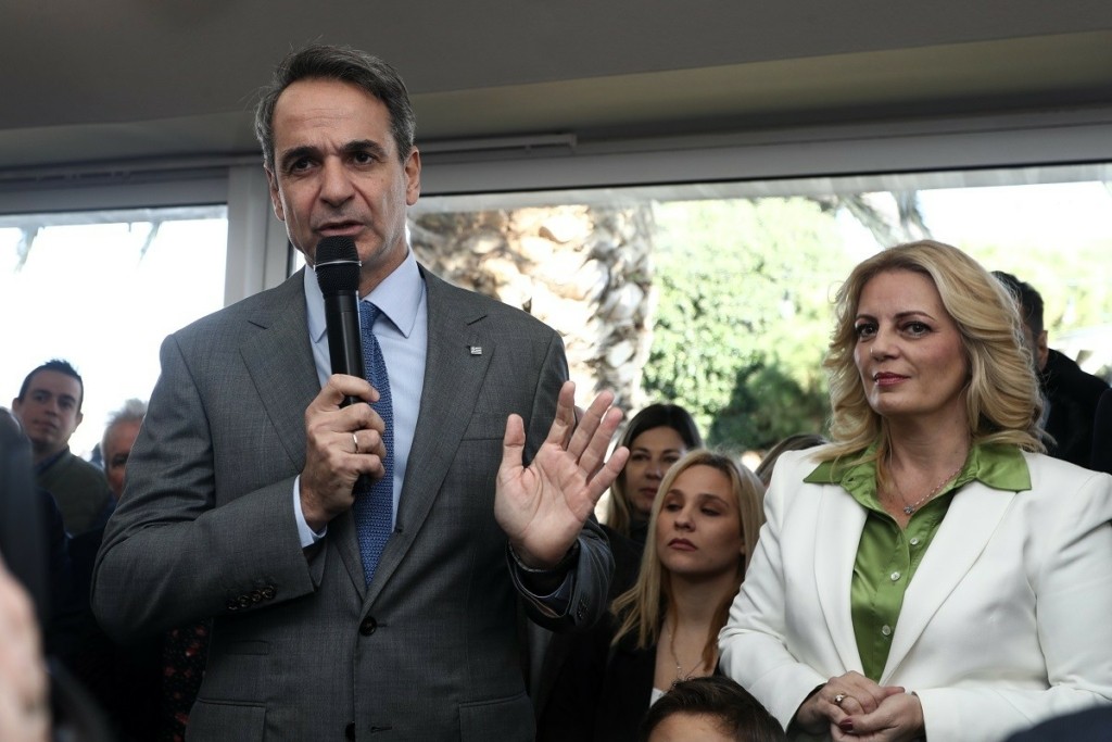 “Πυρά” Μητσοτάκη σε Τσίπρα – “Έχουμε κοινοβουλευτική και όχι πεζοδρομιακή δημοκρατία” (pics&vid)