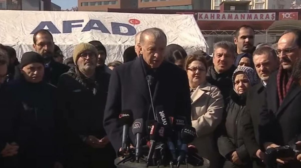 Στις σεισμόπληκτες περιοχές ο Ερντογάν – “Οι πολίτες να αγνοούν τους προβοκάτορες”