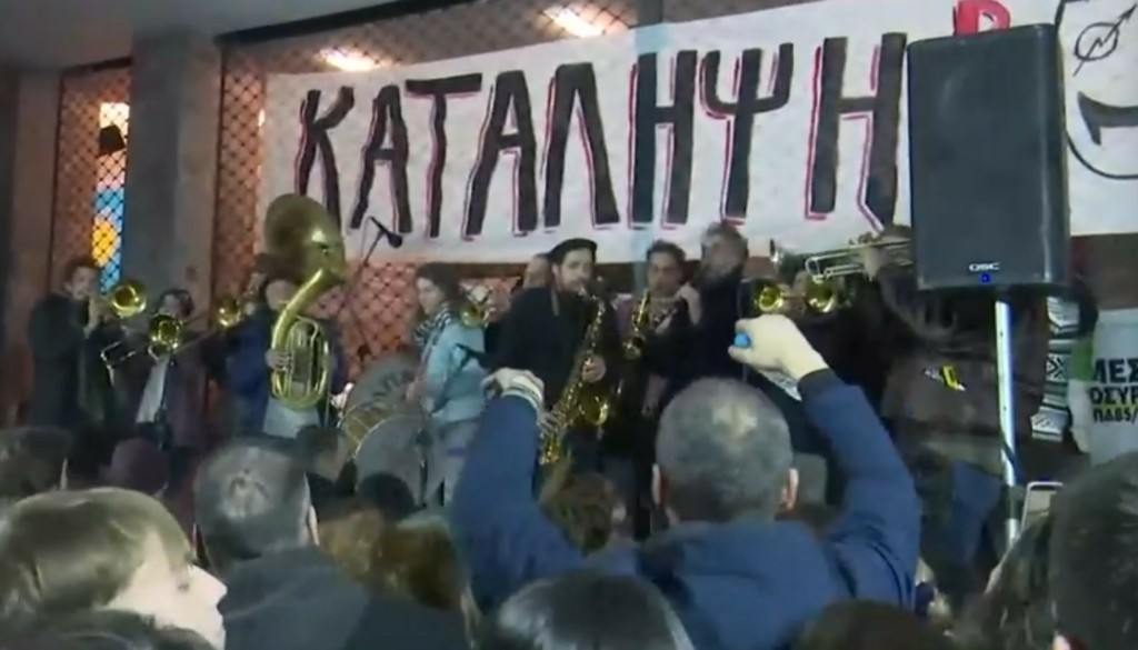Στο Μαξίμου το μεσημέρι οι καλλιτέχνες – Σε ρόλο “πυροσβέστη” ο Μητσοτάκης, τι θα τους πει
