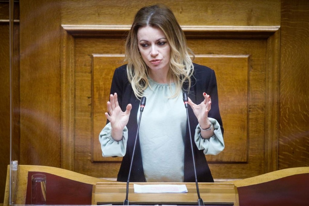 Ανεξαρτητοποιήθηκε η βουλευτής του ΣΥΡΙΖΑ Αγγελική Αδαμοπούλου