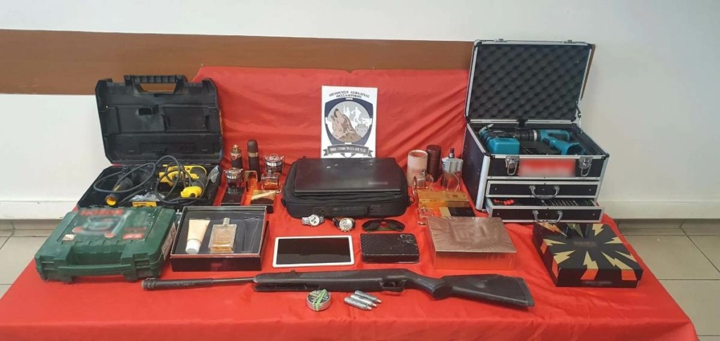 “Όργωναν” τη Βόρεια Ελλάδα με γρήγορα ΙΧ και “έγδυναν” σπίτια – Τέσσερις συλλήψεις (pics&vid)