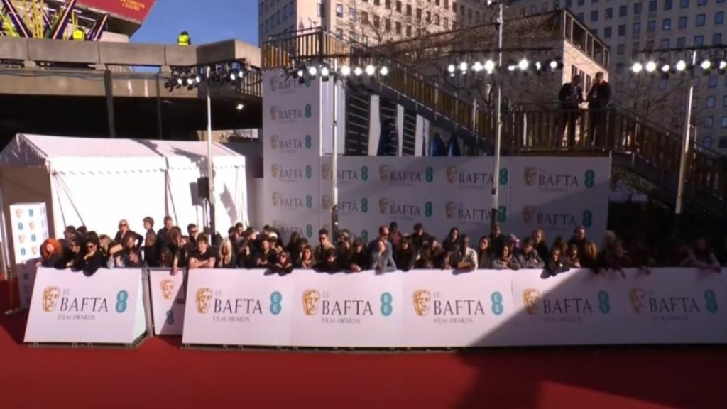BAFTA 2023 – Οι νικητές και ο λόγος που φορούσαν μπλε κορδέλες στο κόκκινο χαλί (pics&vid)