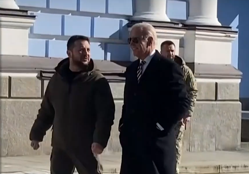 Ενήμερη η Ρωσία για την επίσκεψη του Μπάιντεν στην Ουκρανία – “Το κάναμε λίγες ώρες πριν την αναχώρηση”