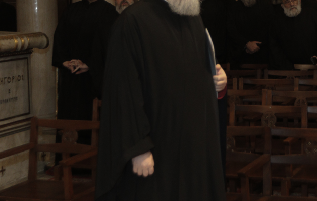Μετανιωμένος ο ιερέας που έβρισε και κλείδωσε πιστούς στη Σαλαμίνα – Ο ένας έχει προβλήματα υγείας