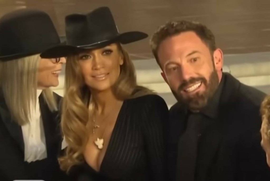 Jennifer Lopez και Ben Affleck “χτύπησαν” το ίδιο τατουάζ ανήμερα του Αγίου Βαλεντίνου (pics)