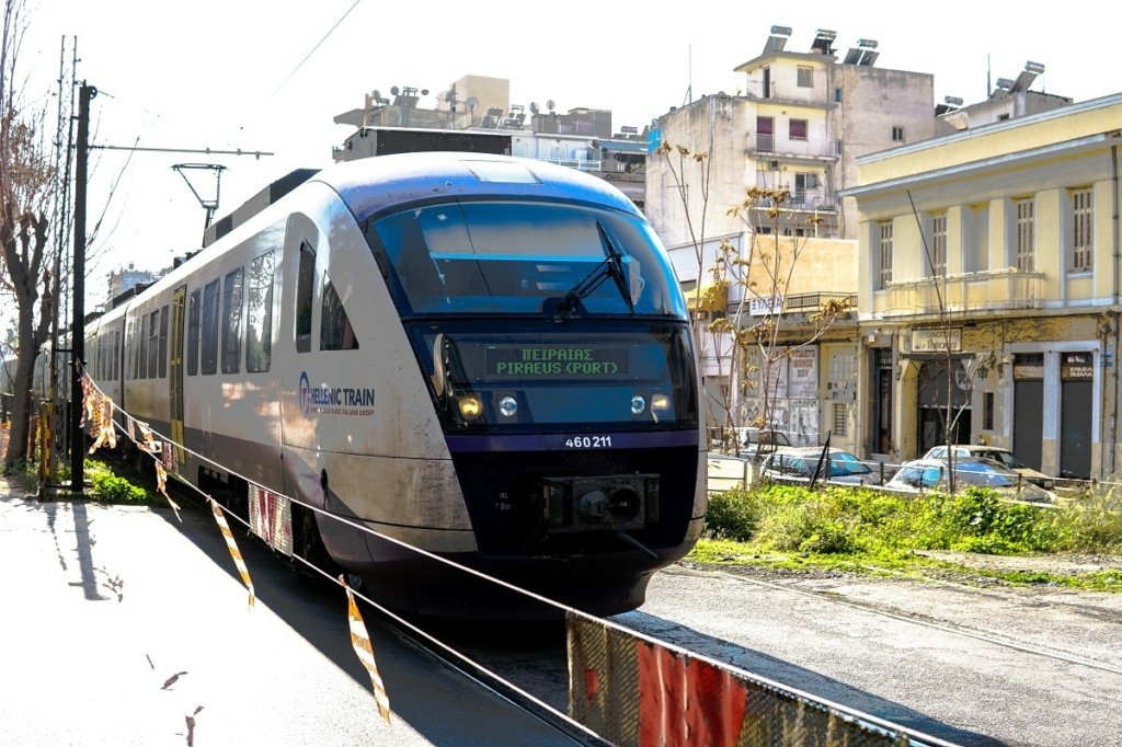 Η κακοκαιρία Μπάρμπαρα άναψε “κόκκινο φως” στα τρένα από Αθήνα για Θεσσαλονίκη