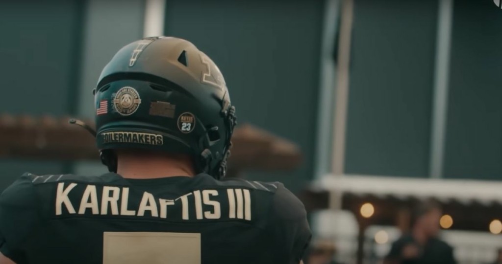 Ο Έλληνας που στέφθηκε πρωταθλητής του Super Bowl – Αυτός είναι ο “Greek Freak” του NFL