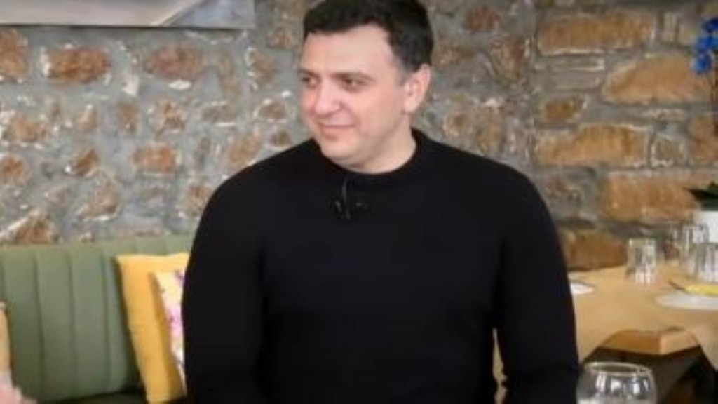 Ο Βασίλης Κικίλιας για την Τζένη Μπαλατσινού – “Η πραγματική αγάπη κερδίζει και τα ξεπερνά όλα” (vids)