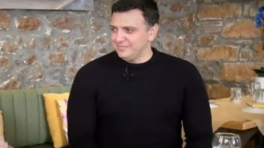 Ο Βασίλης Κικίλιας για την Τζένη Μπαλατσινού – “Η πραγματική αγάπη κερδίζει και τα ξεπερνά όλα” (vids)
