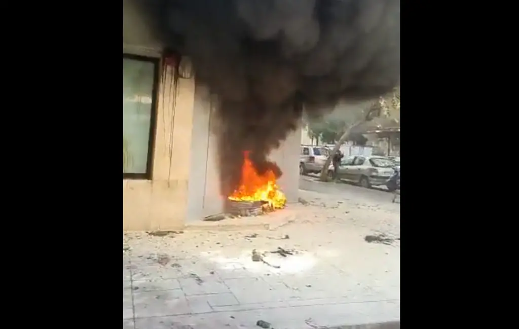 Πυρπόλησαν τράπεζες στο Λίβανο για τα capital controls – Διαμαρτυρία για τους άτυπους περιορισμούς