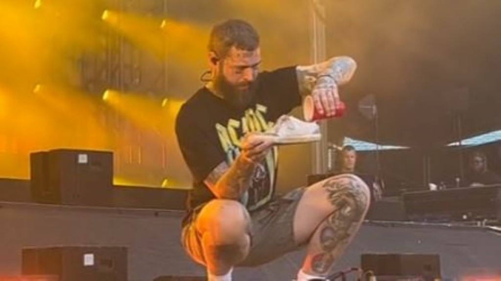 Η εμφάνιση του Post Malone στο Σίδνεϊ προκάλεσε ανησυχία – “Νευρικός και υπό την επήρεια ναρκωτικών” (vids)