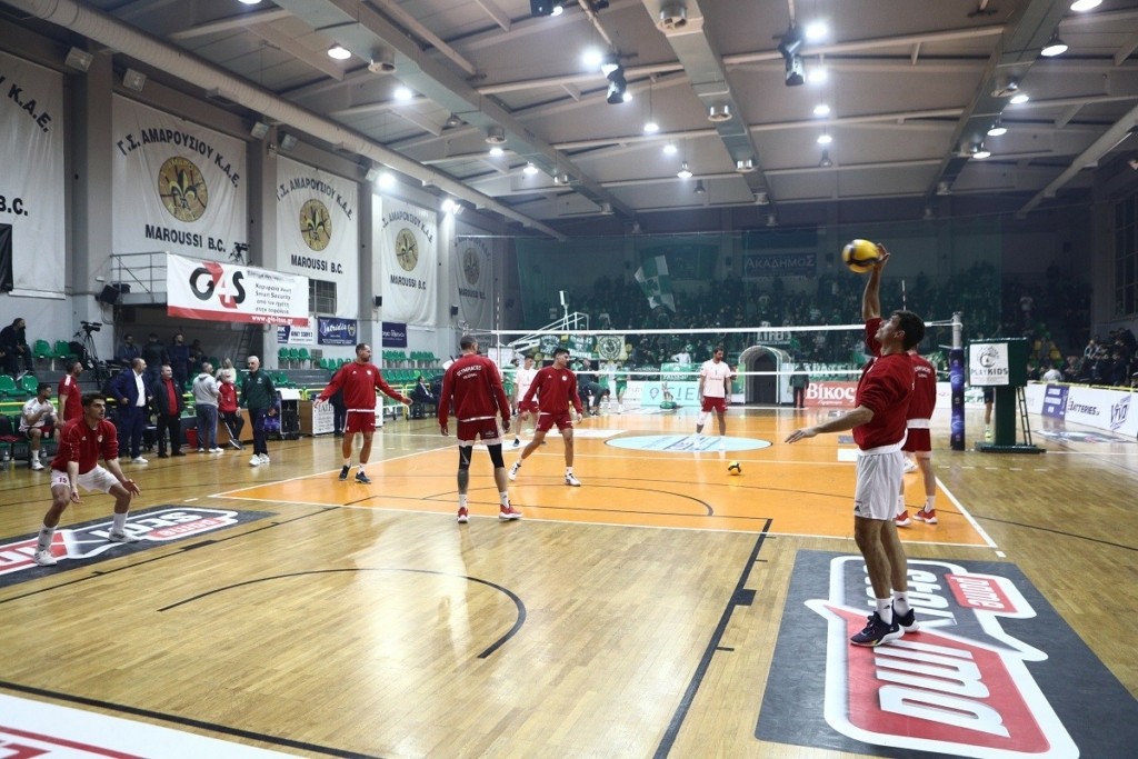 Επεισόδια με δακρυγόνα πριν το ντέρμπι του Παναθηναϊκού με τον Ολυμπιακό