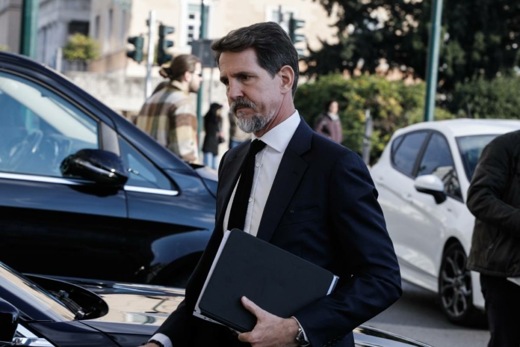 “Θα είμαι στην Ελλάδα συχνά” – Τα πρώτα λόγια του Παύλου μετά τον θάνατο του τέως βασιλιά Κωνσταντίνου (vid)