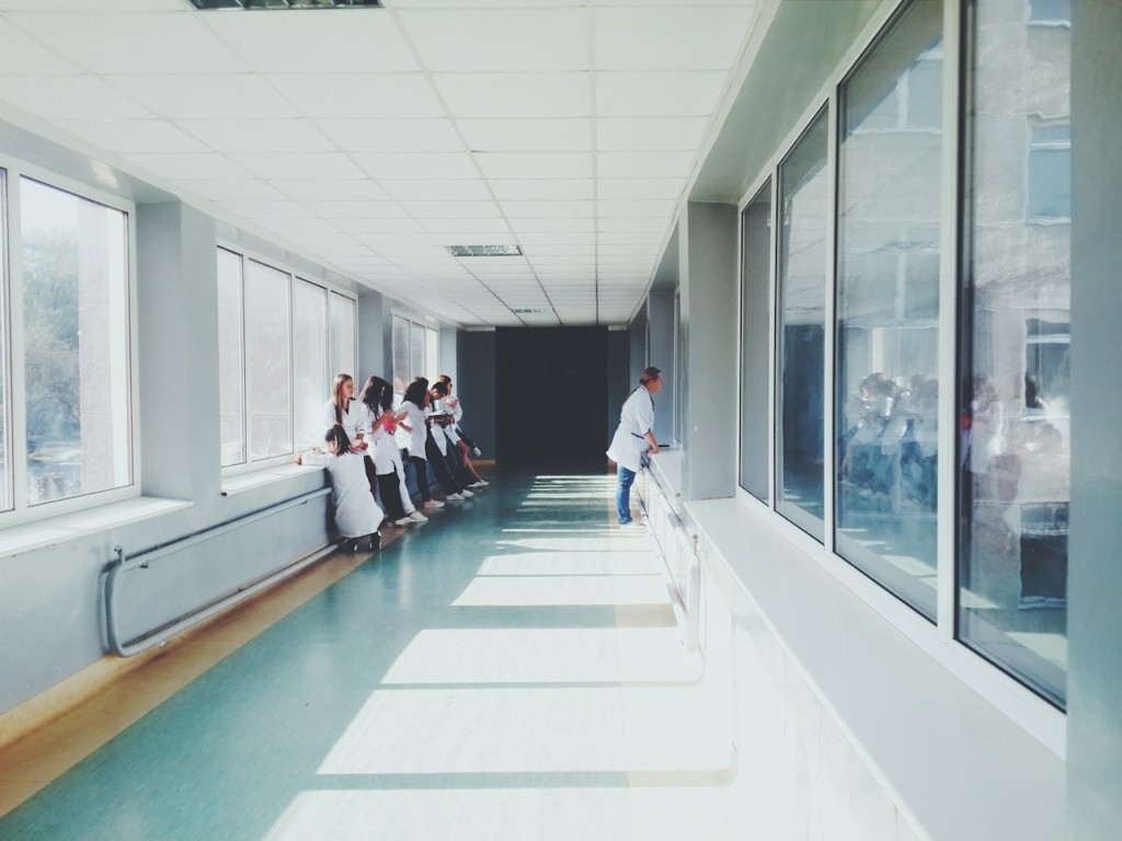 Τεράστιο “κύμα” απεργιών στη Βρετανία – Οι νοσηλευτές προκήρυξαν 48ωρη απεργία