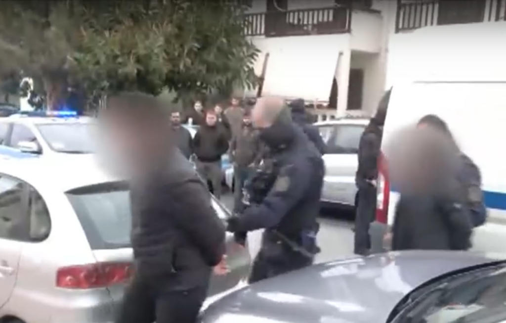 Αιματηρή συμπλοκή στο Ρέθυμνο – Ελεύθεροι χωρίς περιοριστικούς όρους ο αστυνομικός και ο 26χρονος