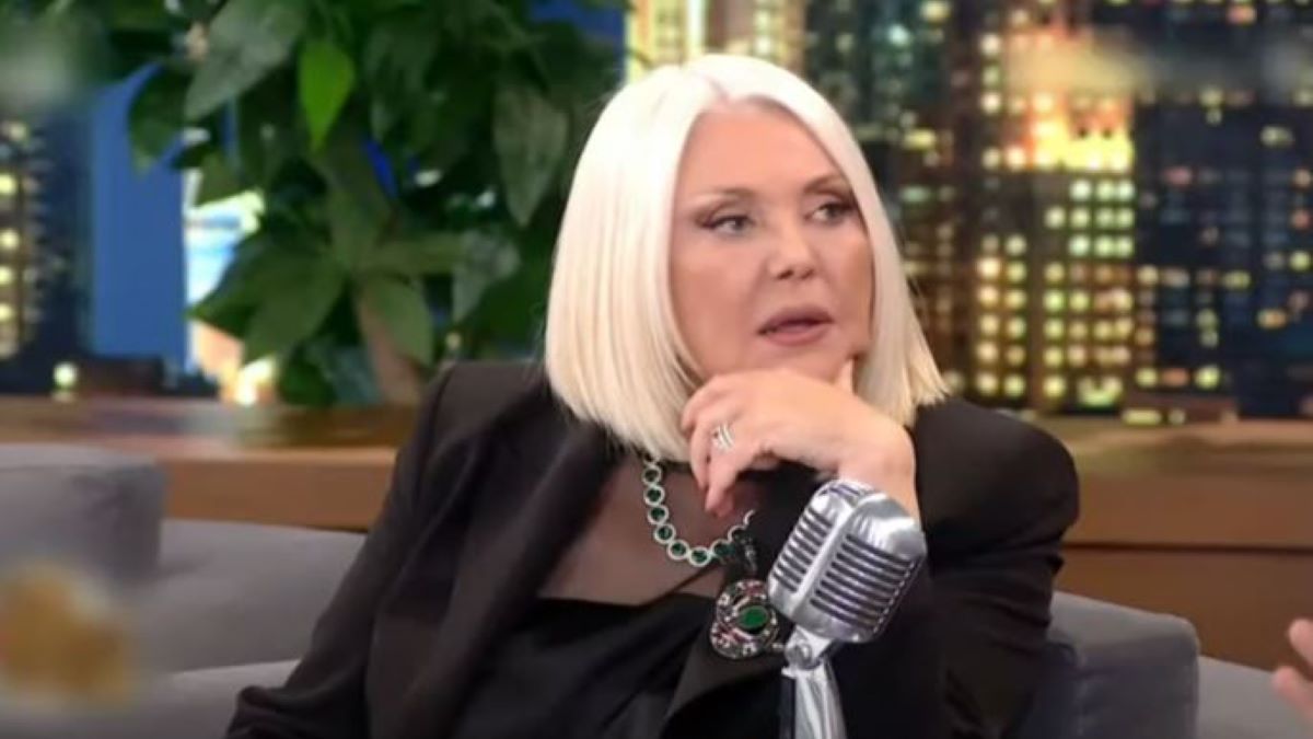 Η Ρούλα Κορομηλά ξεκαθαρίζει – “Έχω διαφωνήσει, έχω νευριάσει αλλά δεν έχω απολύσει κανέναν” (vids)