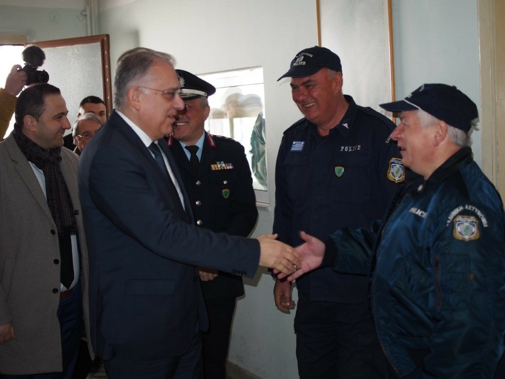 Επισκέφτηκε τα Γρεβενά ο Θεοδωρικάκος – Ανακοίνωσε την επαναλειτουργία της Σχολής Αστυνομίας
